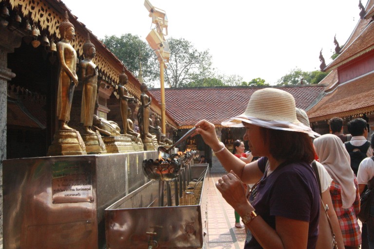 Learning the religious side of Thailand at Doi Suthep Temple