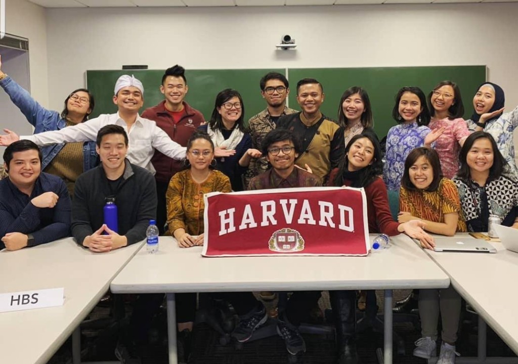 Dimas with the Indonesian community at Harvard. Photo provided by author.