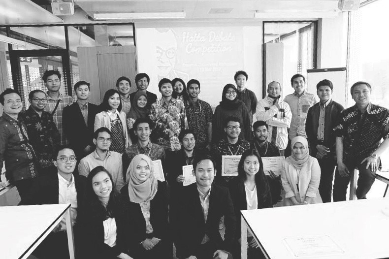 Peserta dan Panitia Hatta Debate Competition 2017